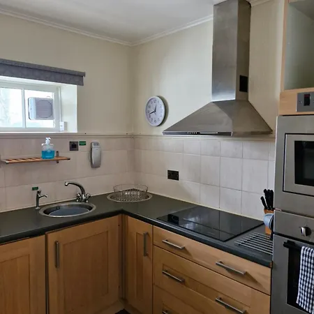 Gasthuis Elysian Fields @ Ing Hill